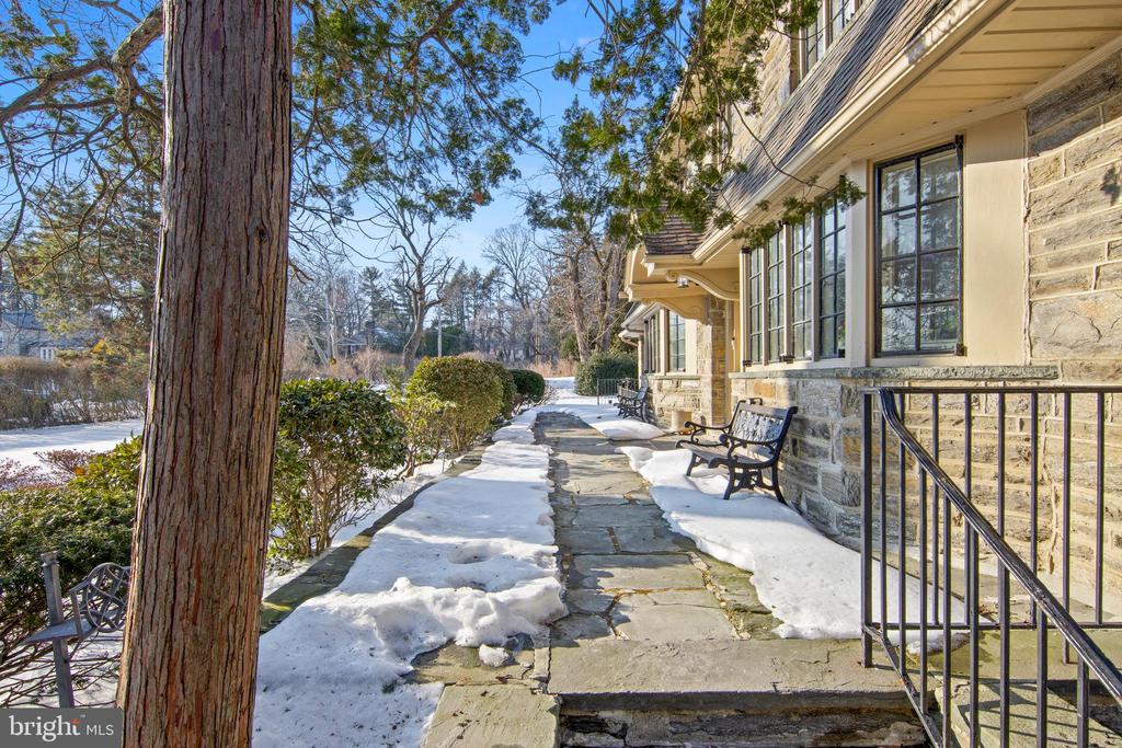 1605 ASHBOURNE ROAD
