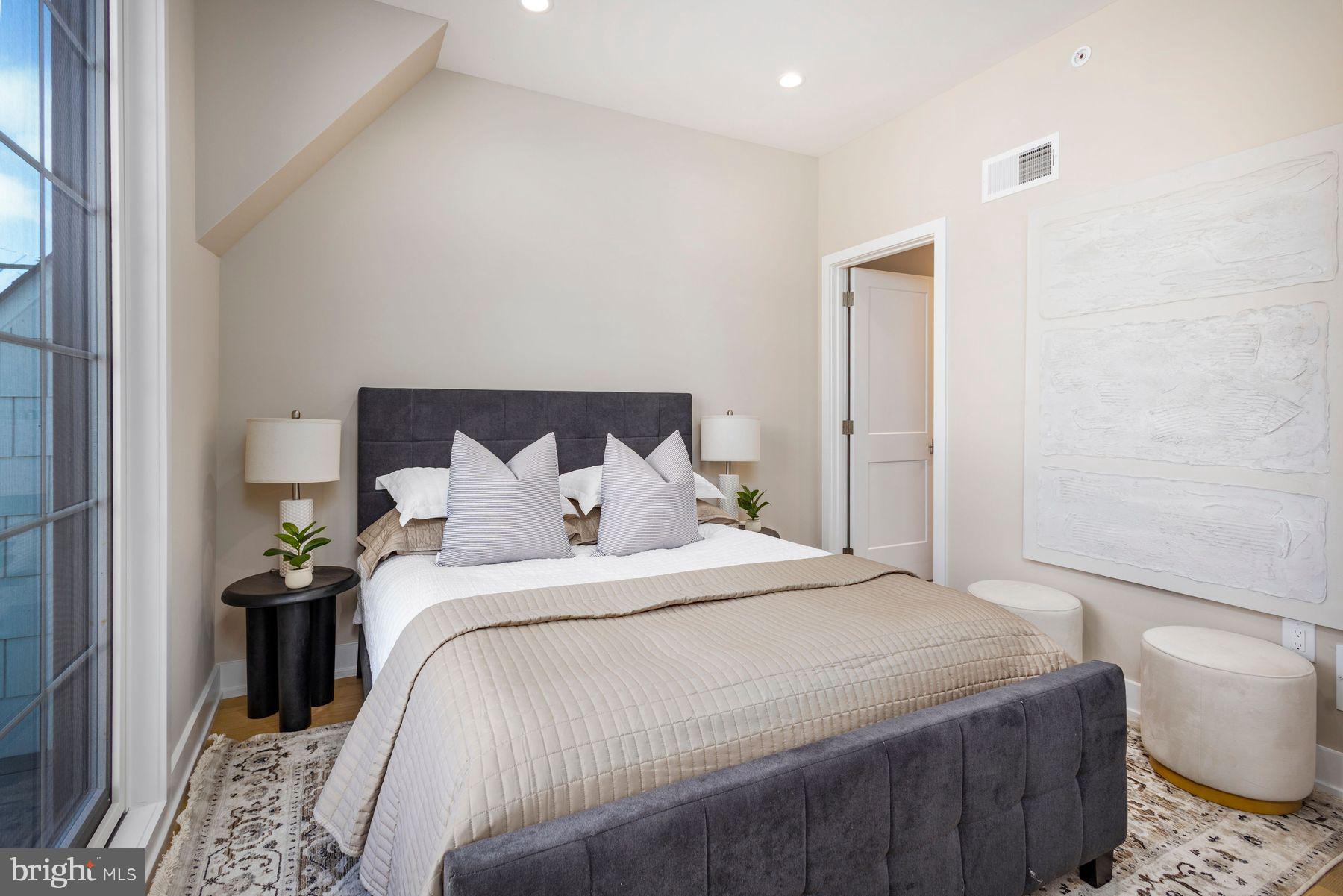 1112 E WILLOW GROVE AVENUE