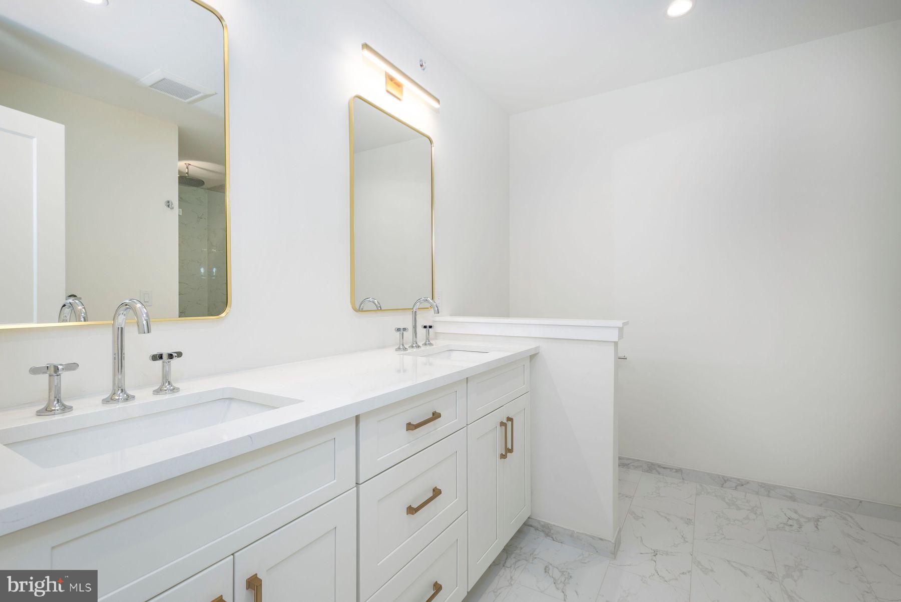 1096 E WILLOW GROVE AVENUE