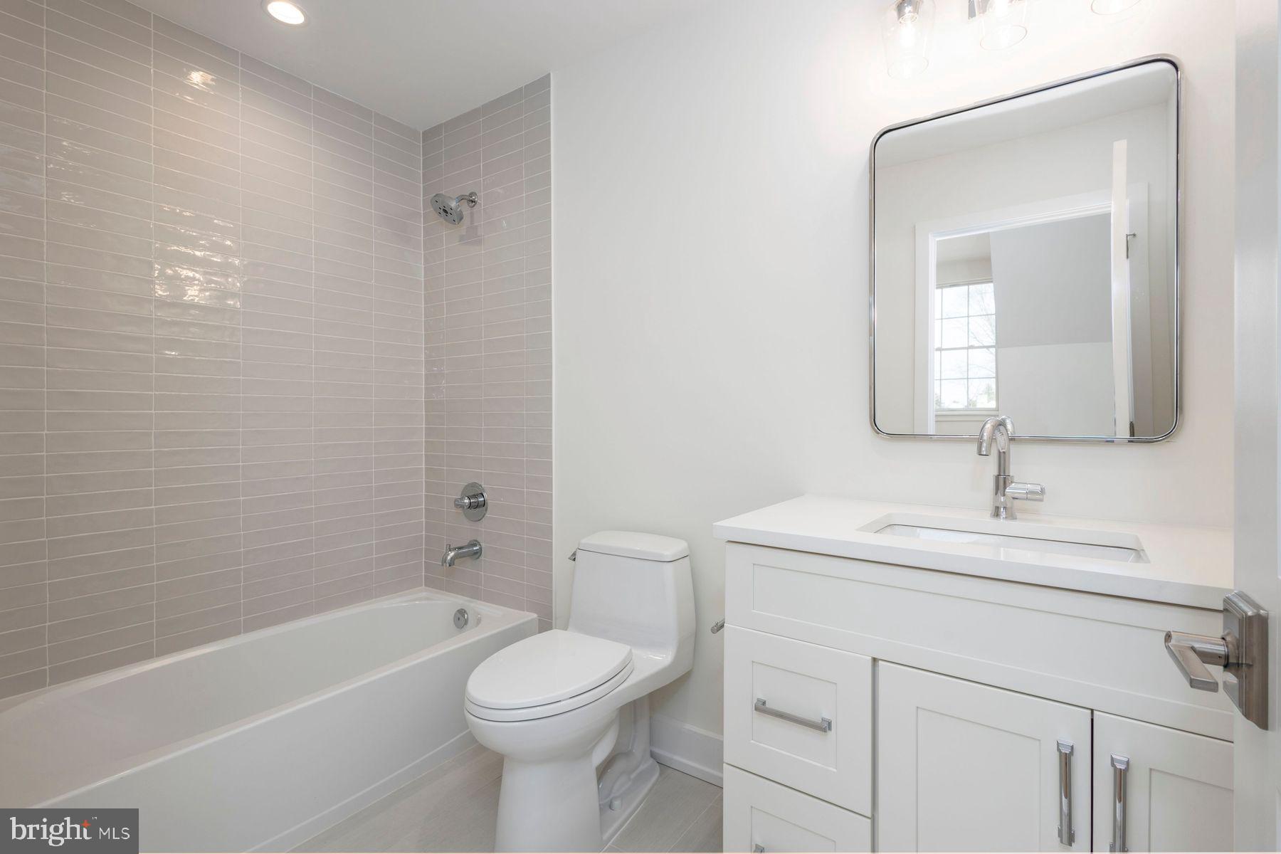 1096 E WILLOW GROVE AVENUE