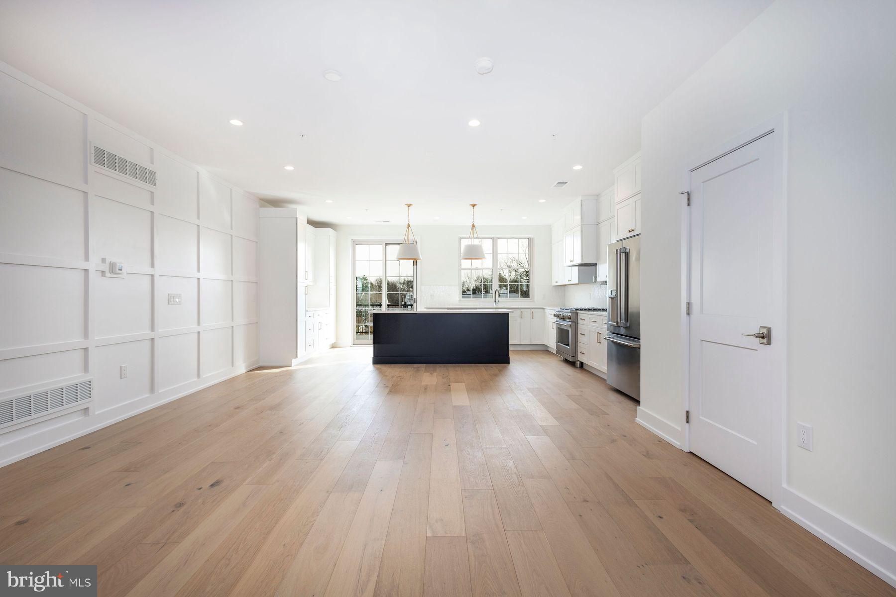 1096 E WILLOW GROVE AVENUE