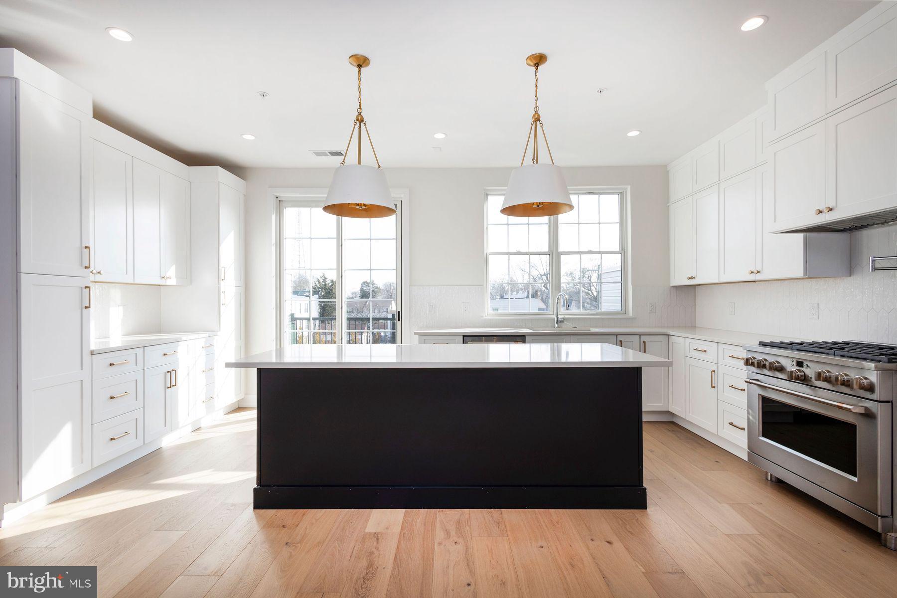 1096 E WILLOW GROVE AVENUE