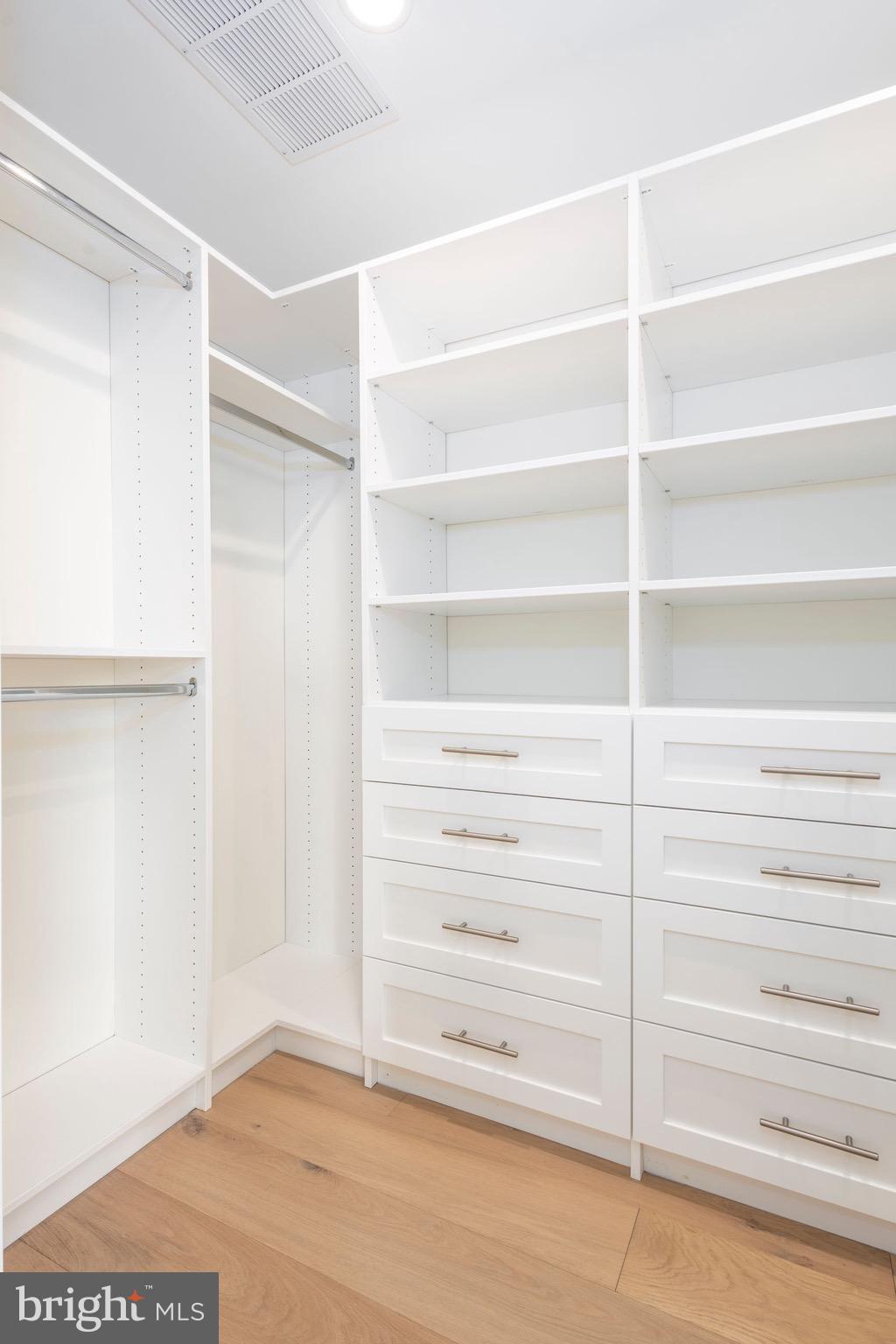 1096 E WILLOW GROVE AVENUE