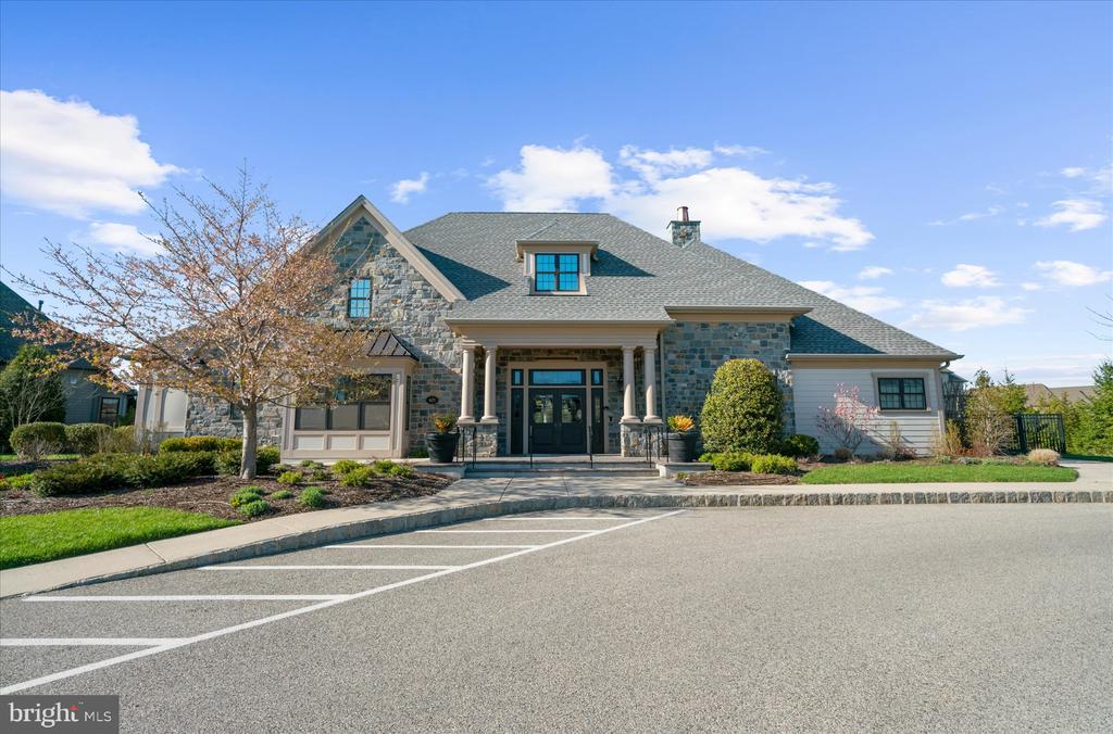 6022 CREEKSIDE DR