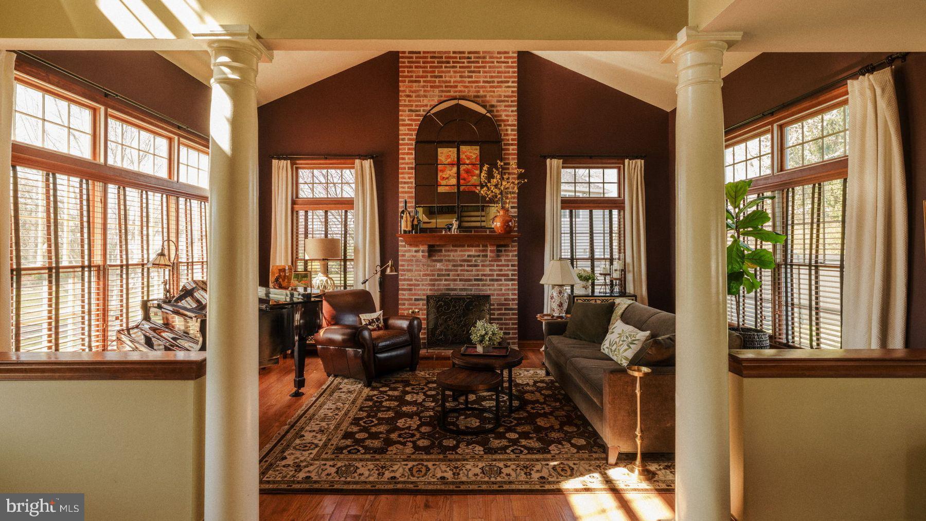 614 GLENVIEW DRIVE