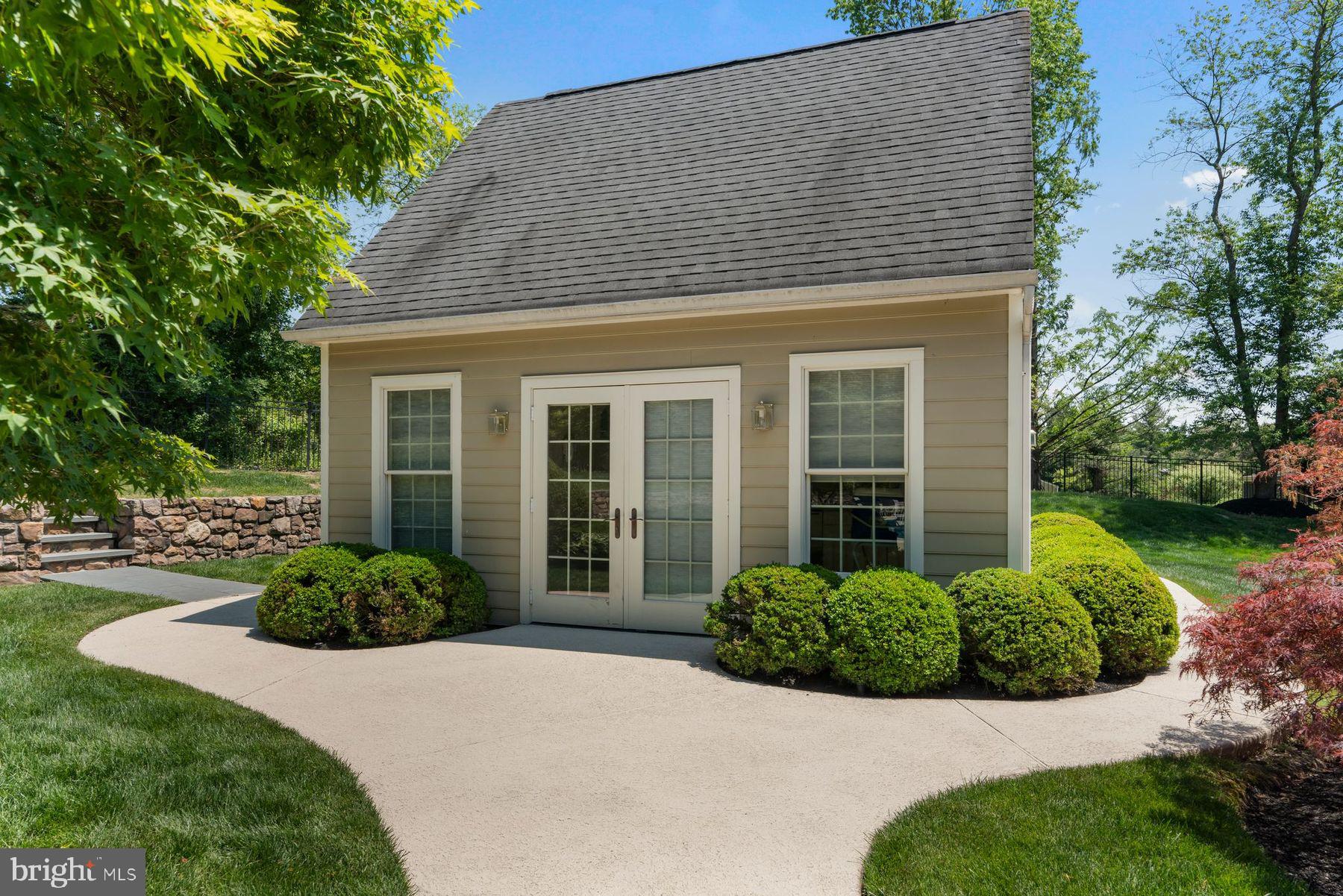 1017 LORIEN DRIVE
