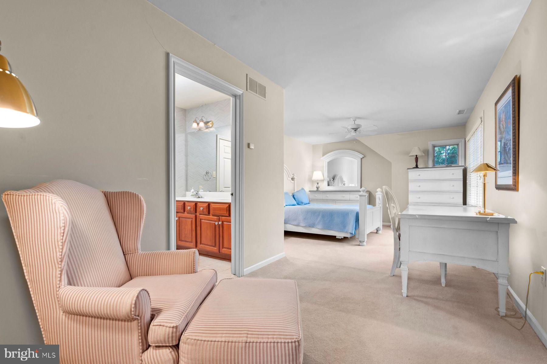 1017 LORIEN DRIVE