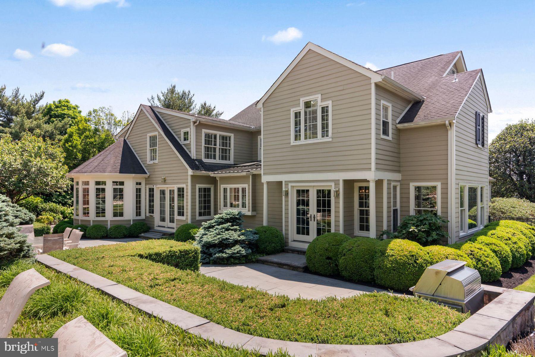 1017 LORIEN DRIVE