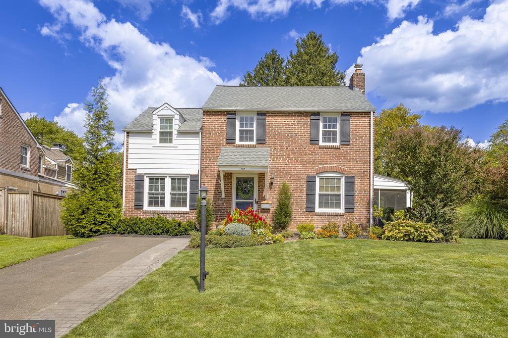 203 LARRIMORE LANE