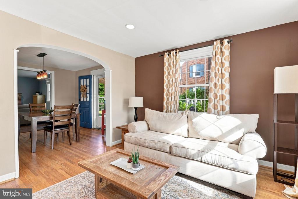 203 LARRIMORE LANE