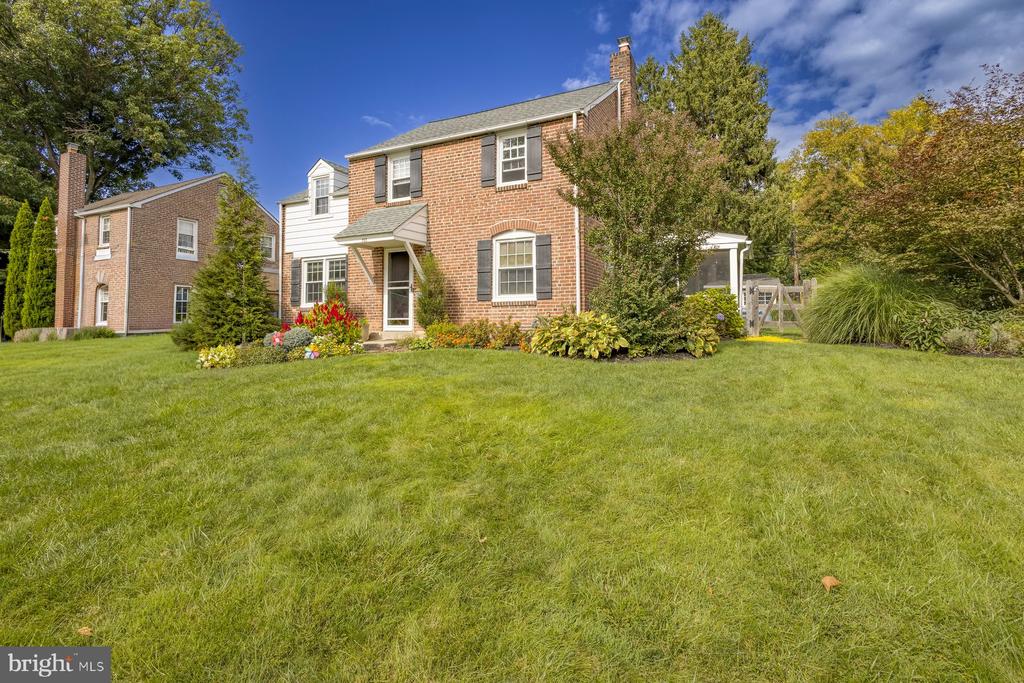 203 LARRIMORE LANE