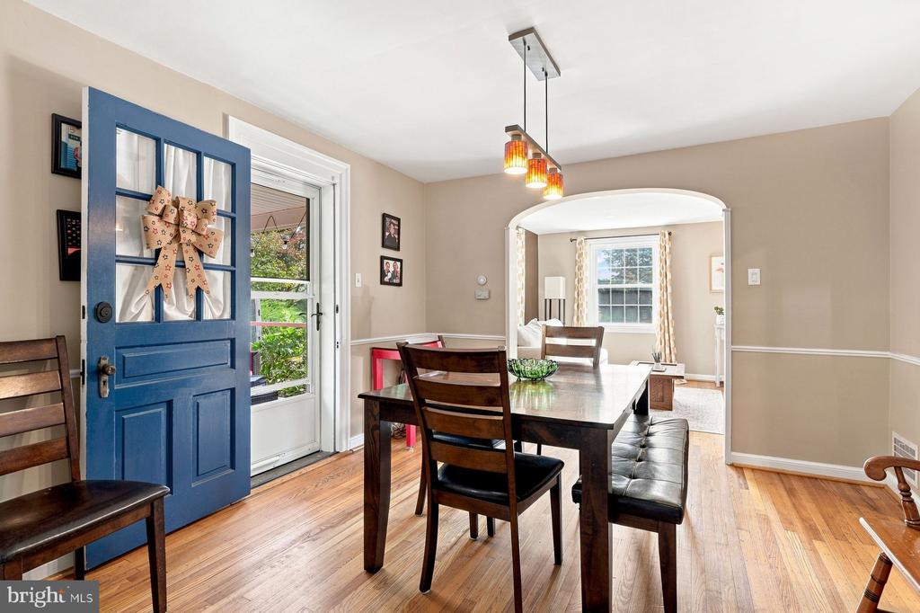 203 LARRIMORE LANE