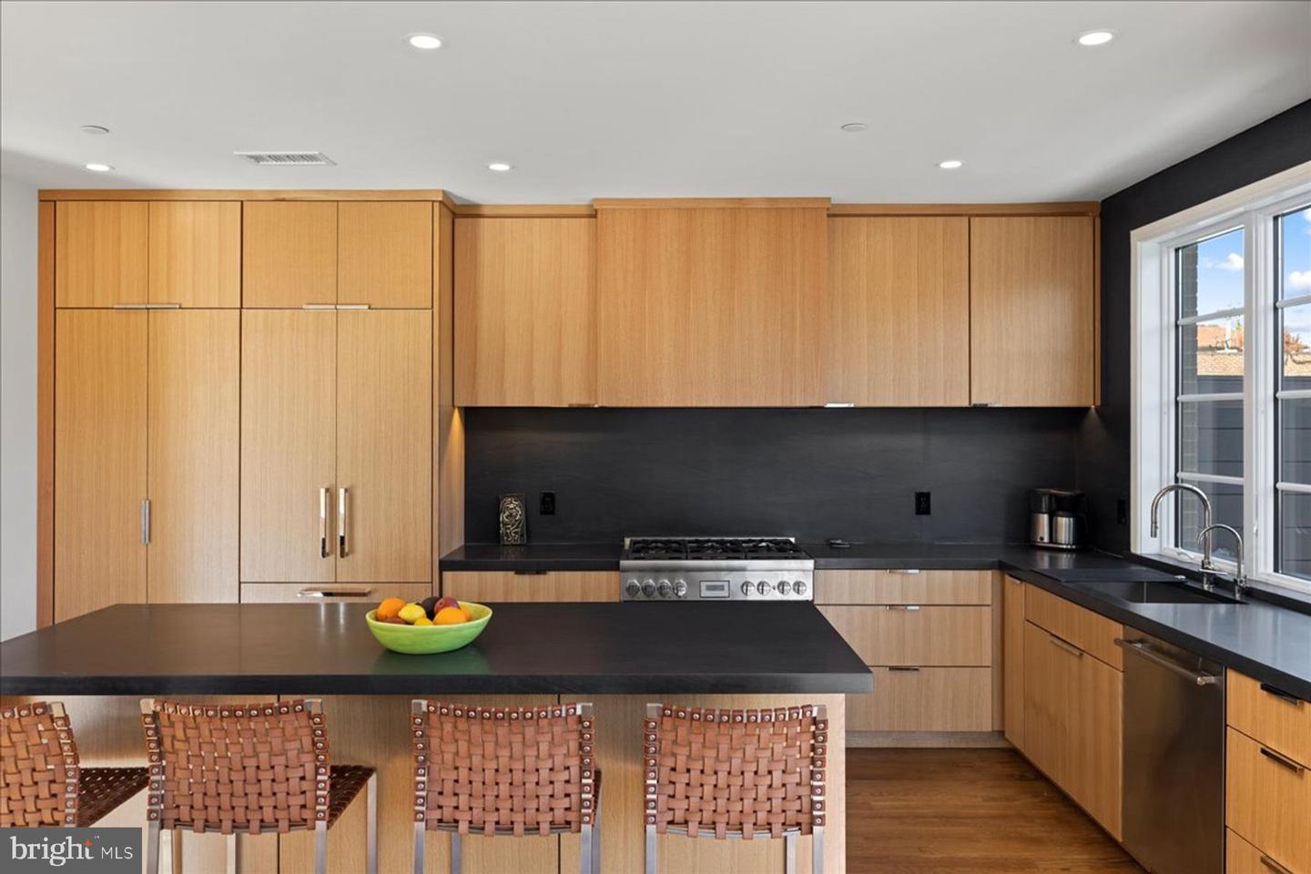 30 W Highland Ave #4
