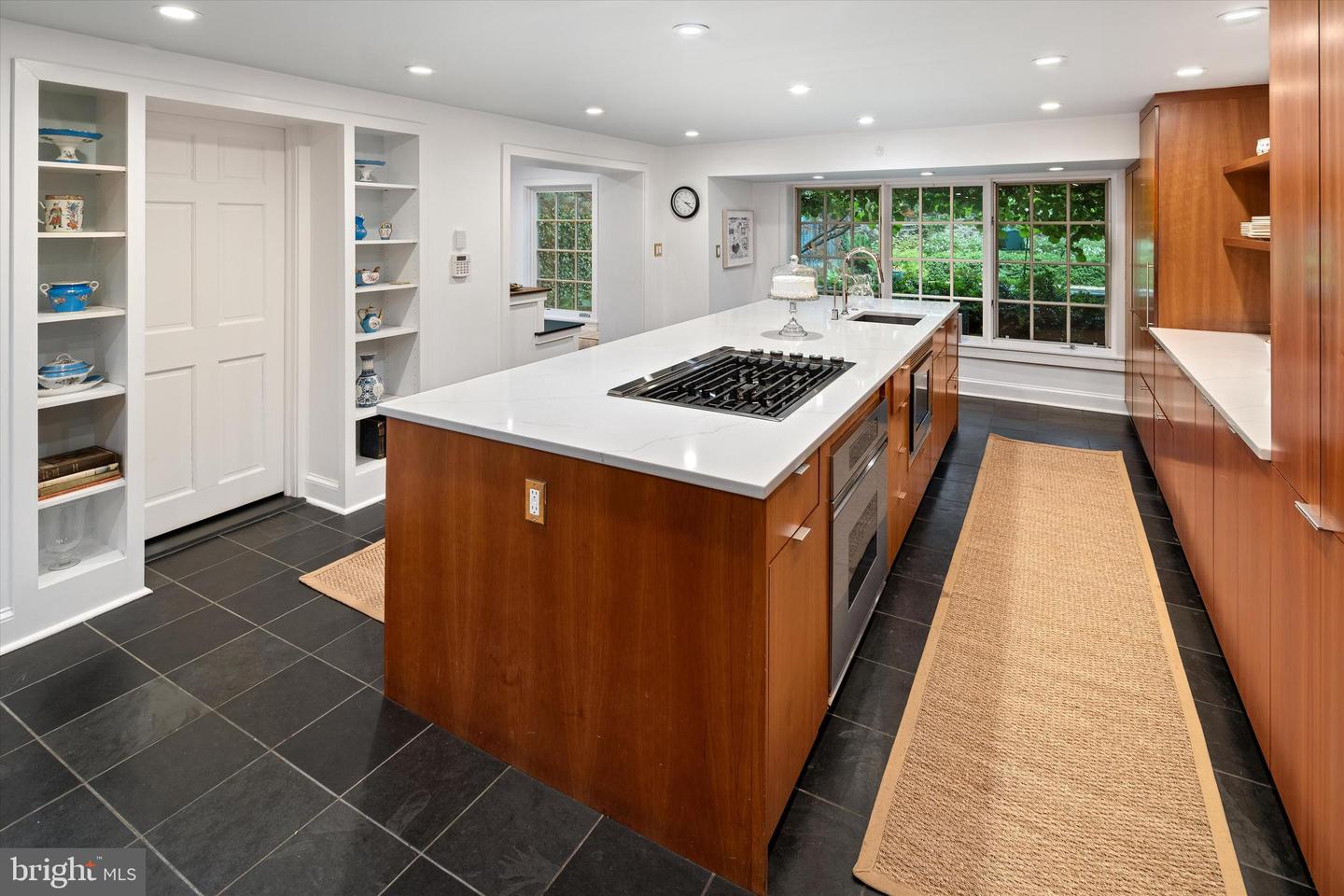 151 W Springfield Ave