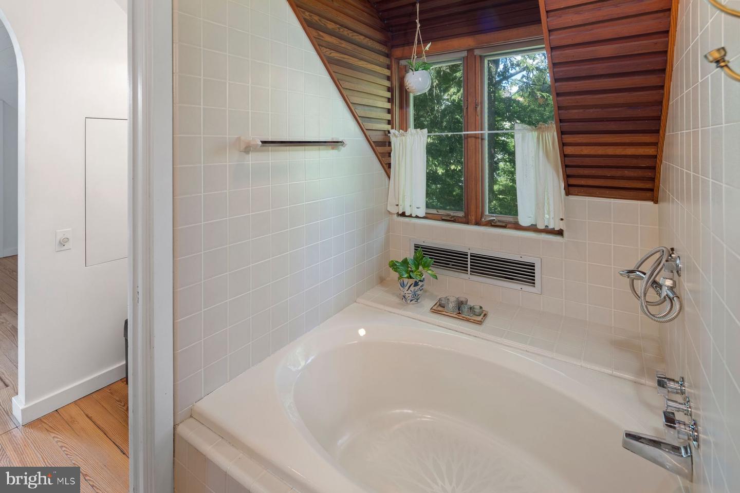 140 Bethlehem Pike