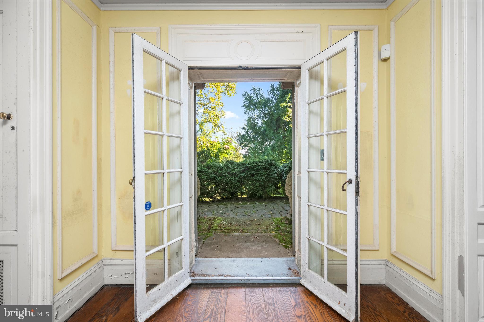 31 & 29 W Bells Mill Rd