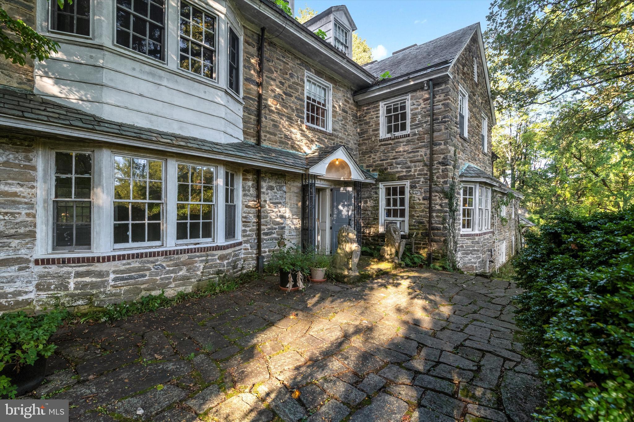 31 & 29 W Bells Mill Rd