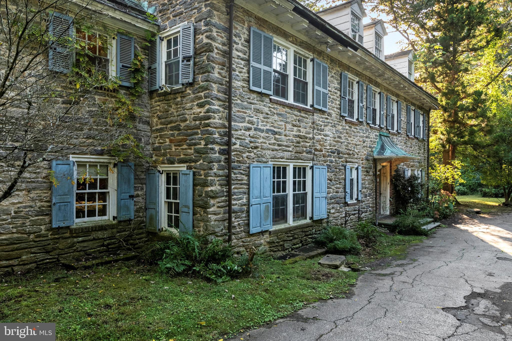 31 & 29 W Bells Mill Rd