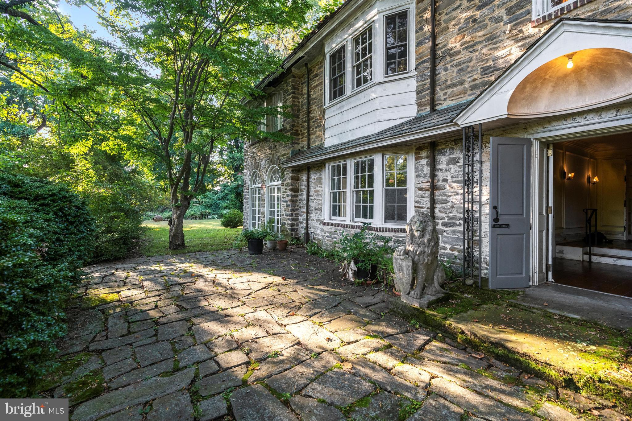 31 & 29 W Bells Mill Rd