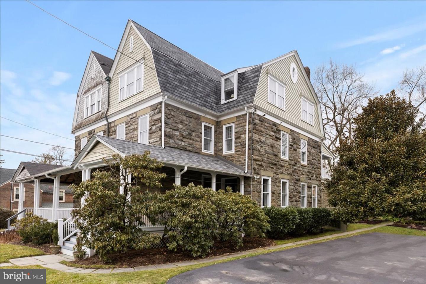 203 W Highland Ave