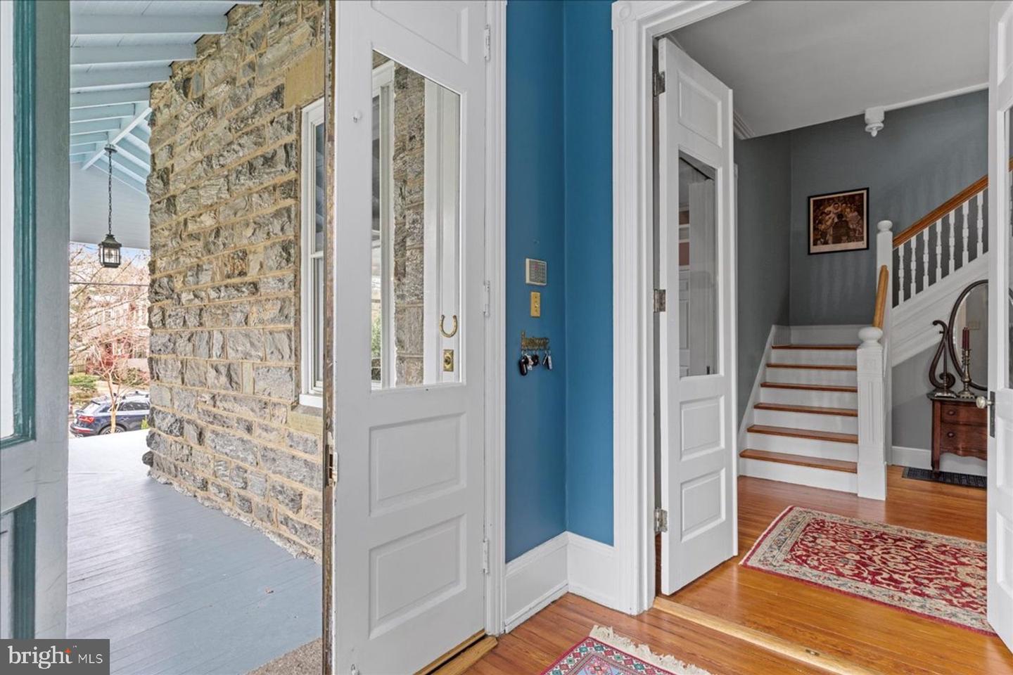 203 W Highland Ave