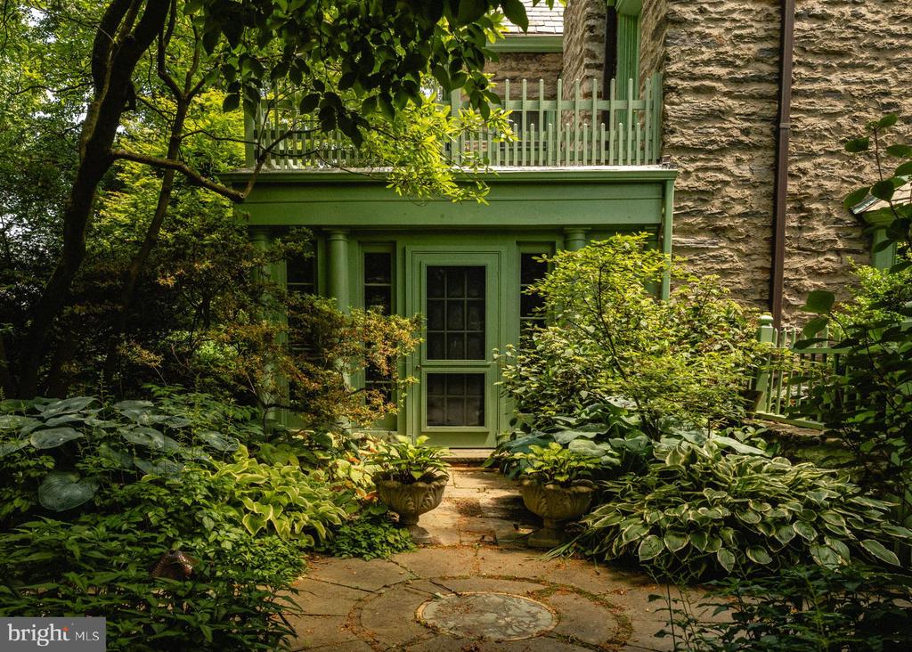 3 Norman Ln