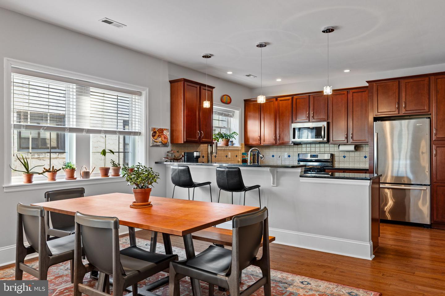 428 W Ellet St #3