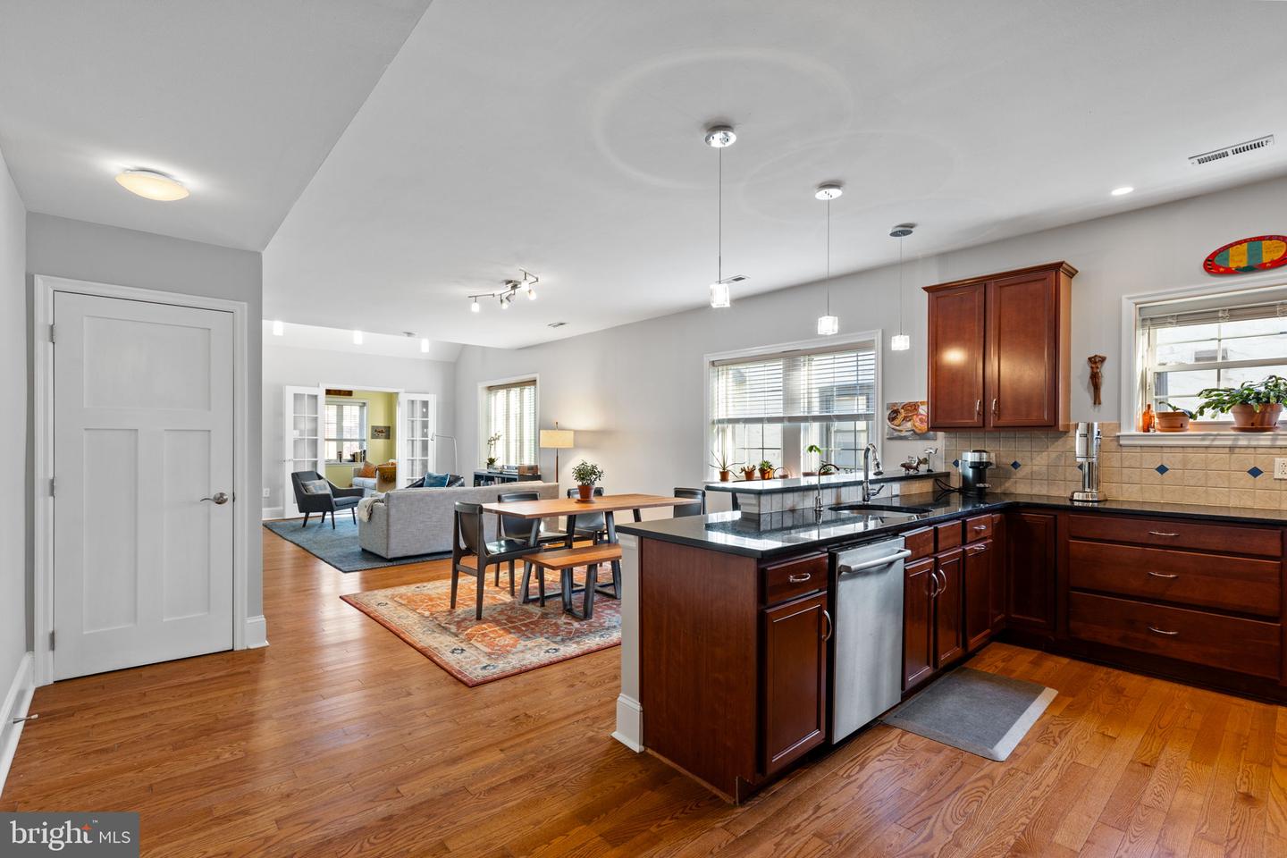 428 W Ellet St #3