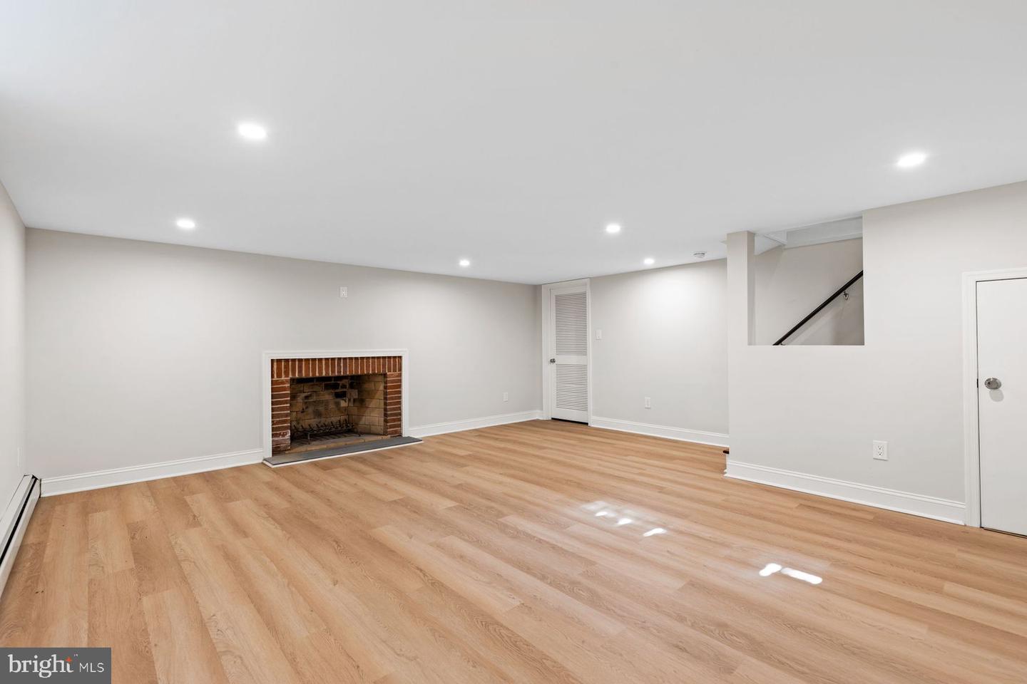 521 Telner St