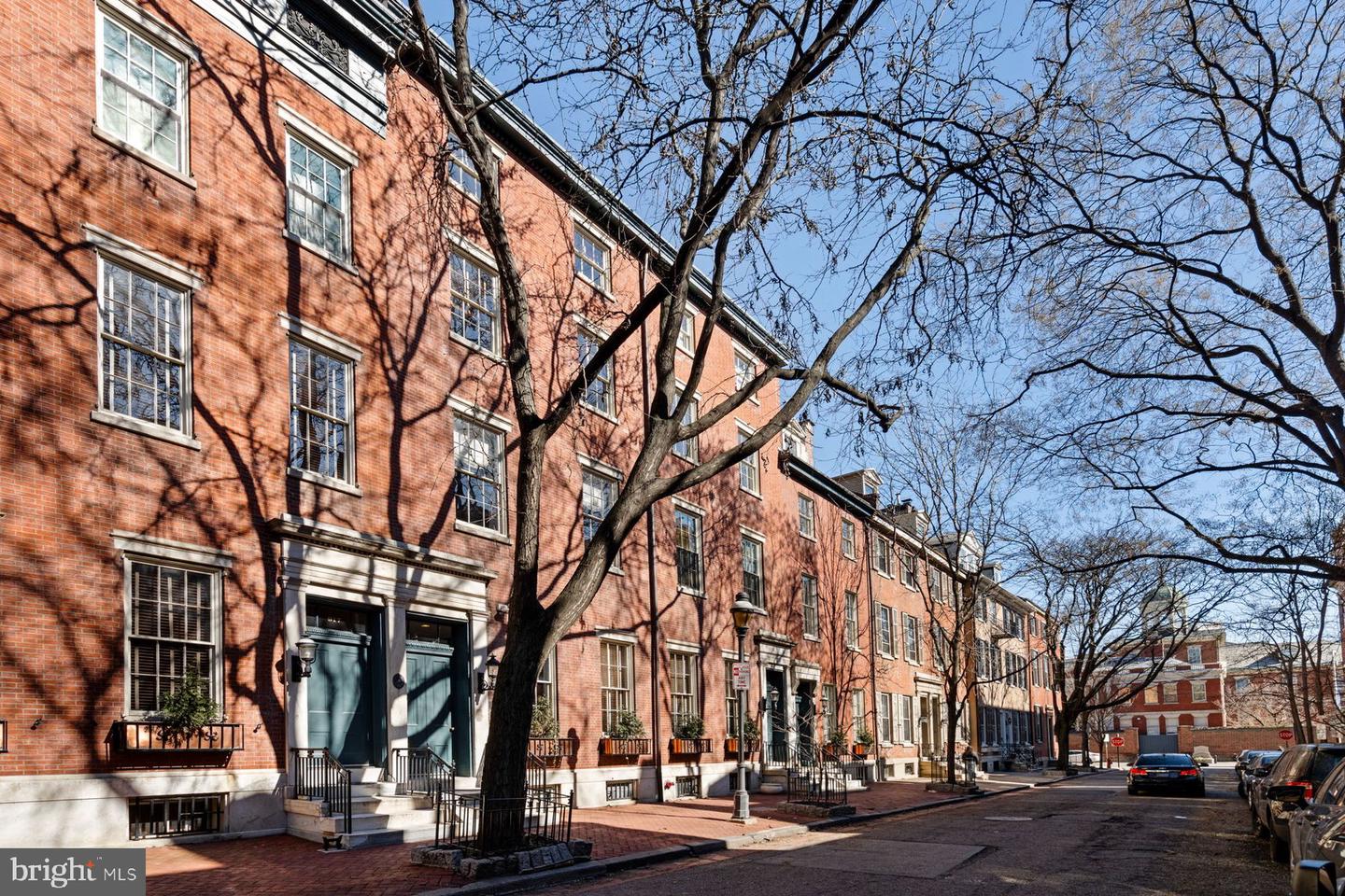 915 Clinton St #203
