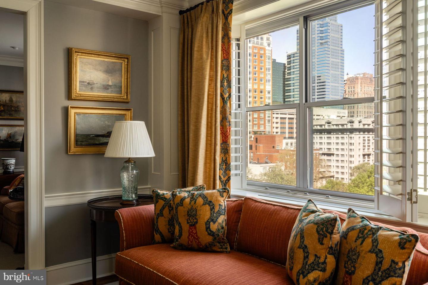 220 W Rittenhouse Sq #12b