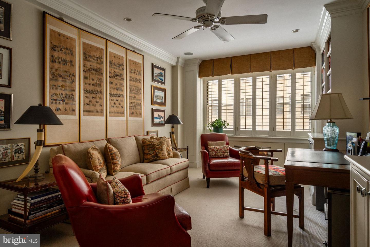 220 W Rittenhouse Sq #12b