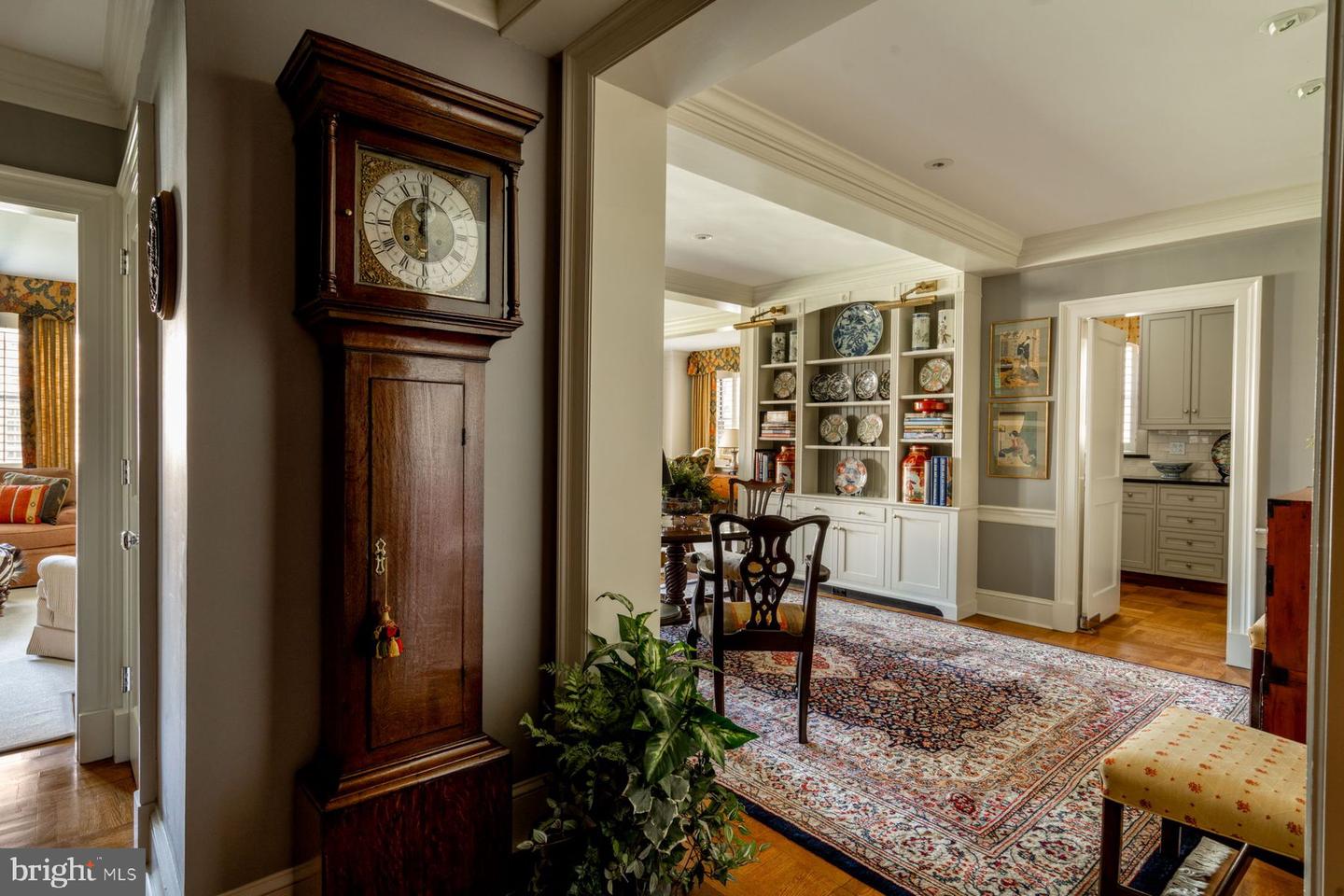 220 W Rittenhouse Sq #12b