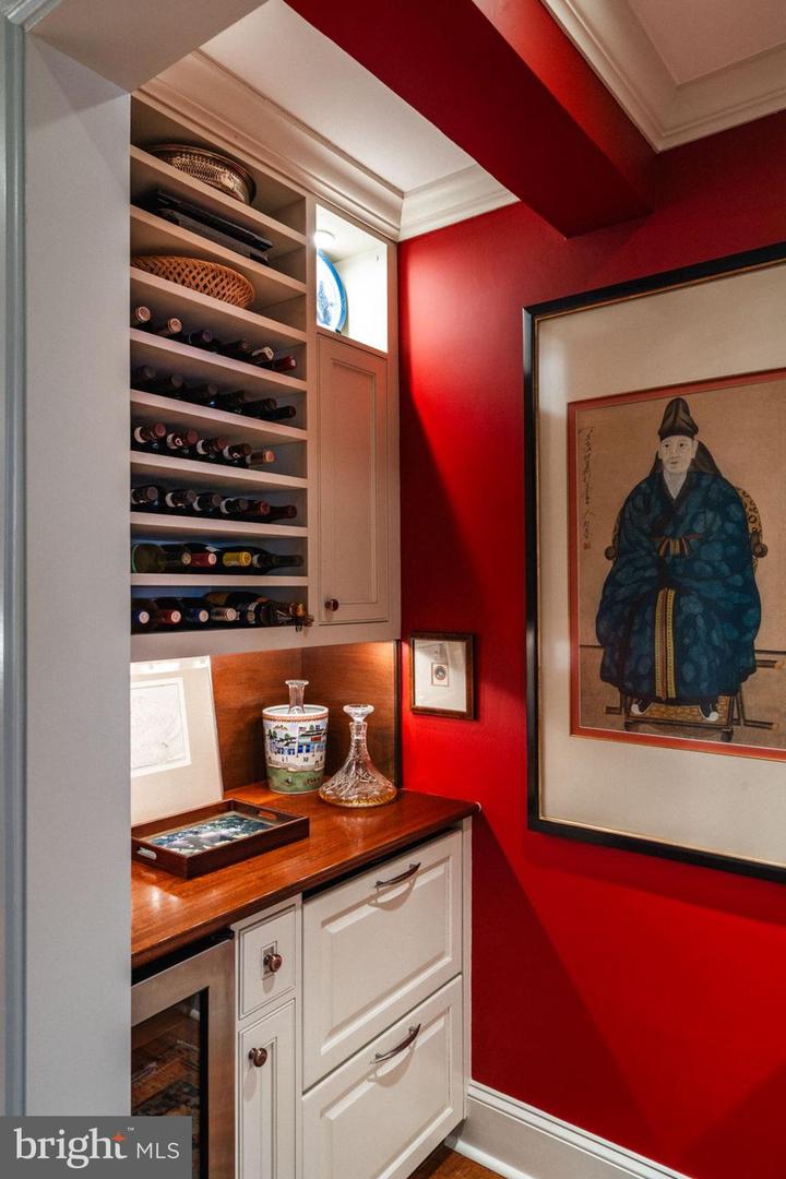 220 W Rittenhouse Sq #12b