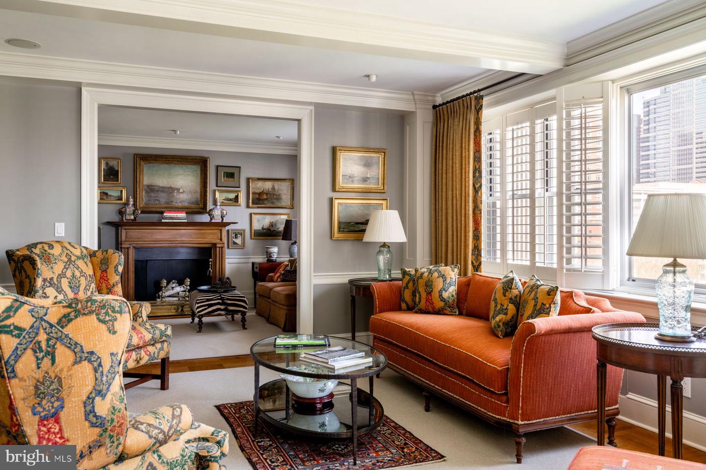 220 W Rittenhouse Sq #12b