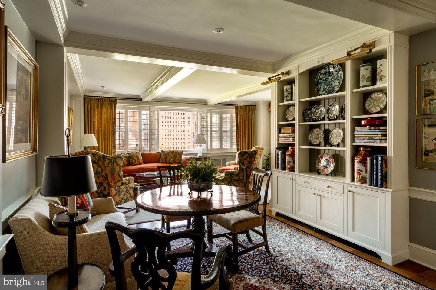 220 W Rittenhouse Sq #12b