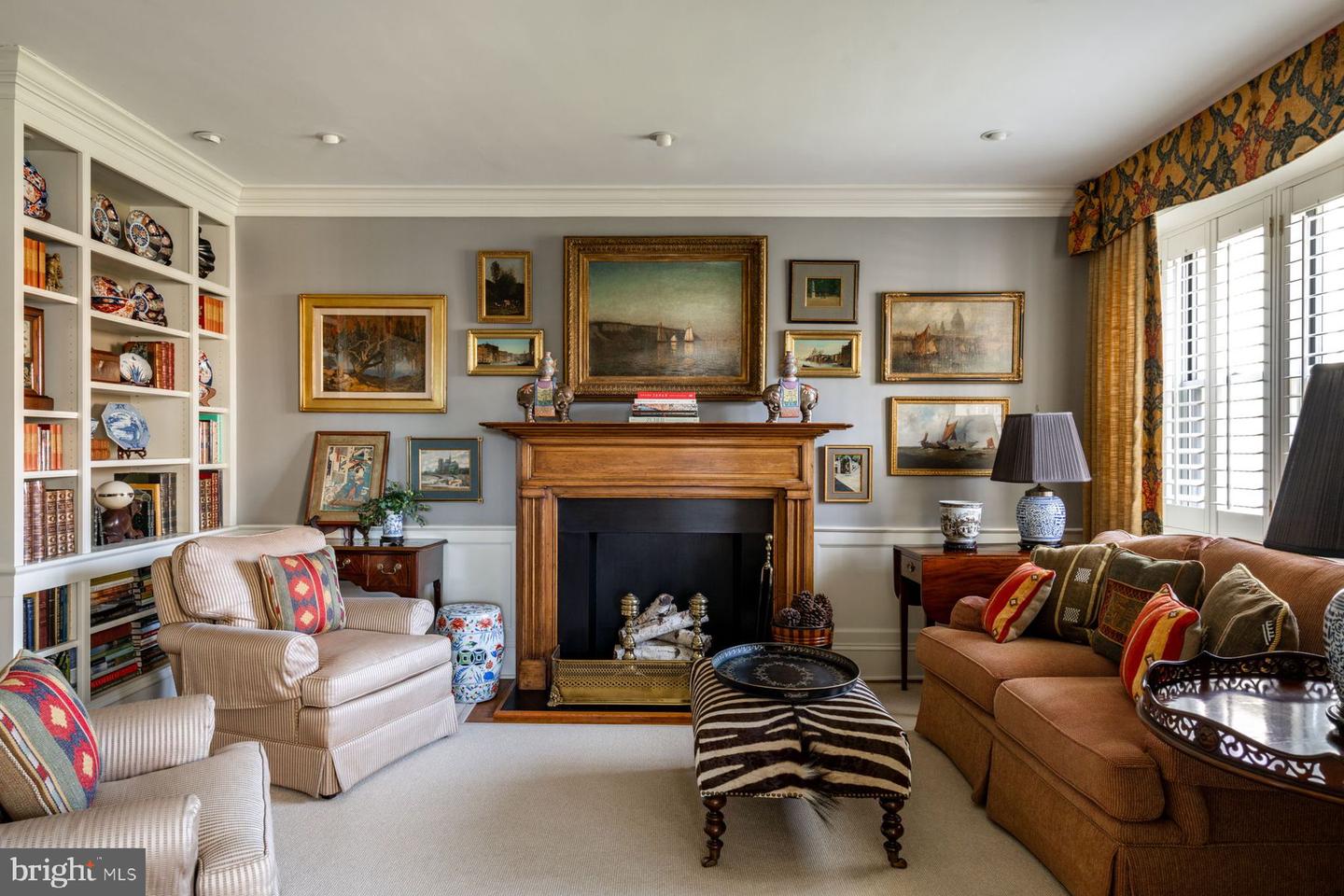 220 W Rittenhouse Sq #12b