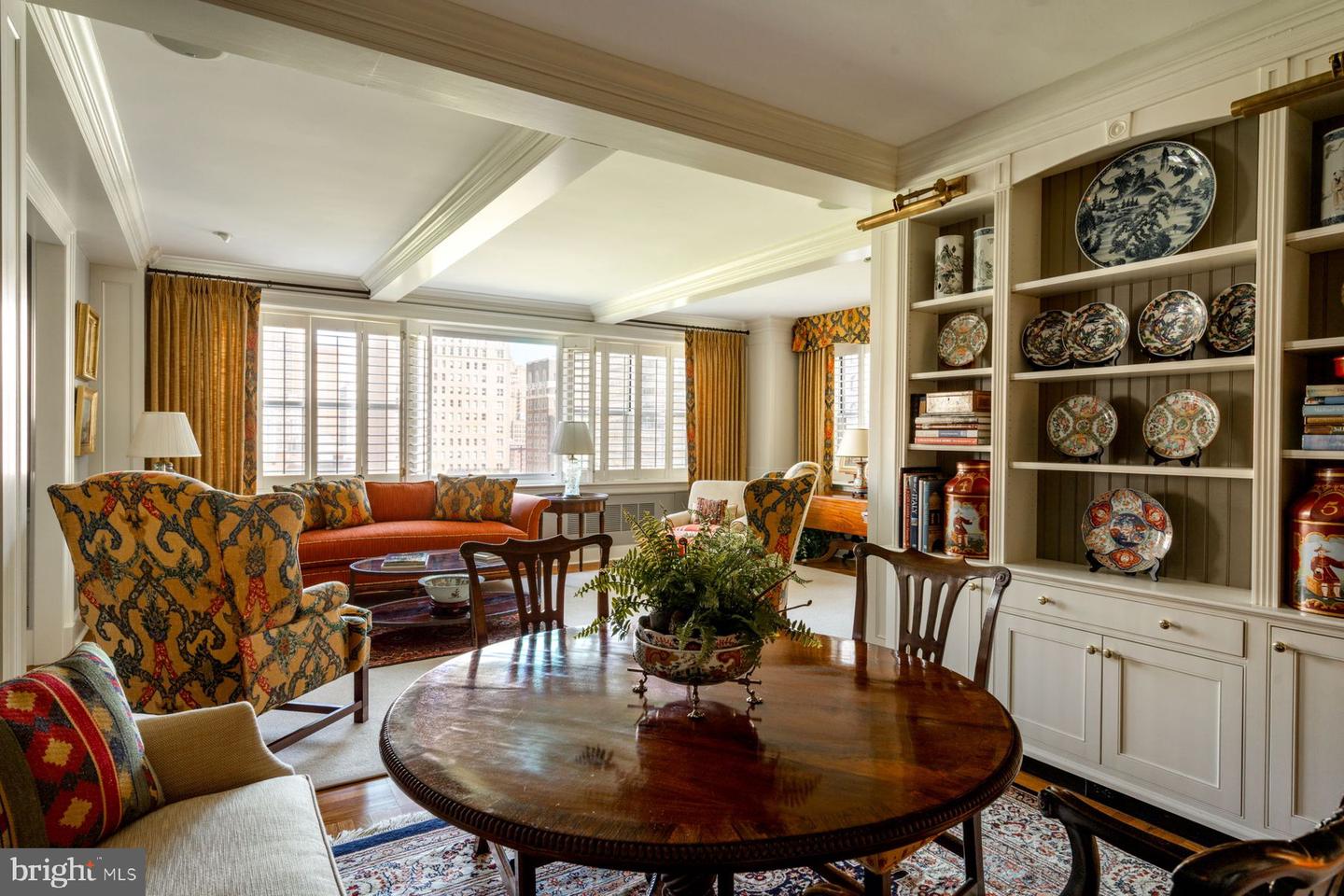 220 W Rittenhouse Sq #12b