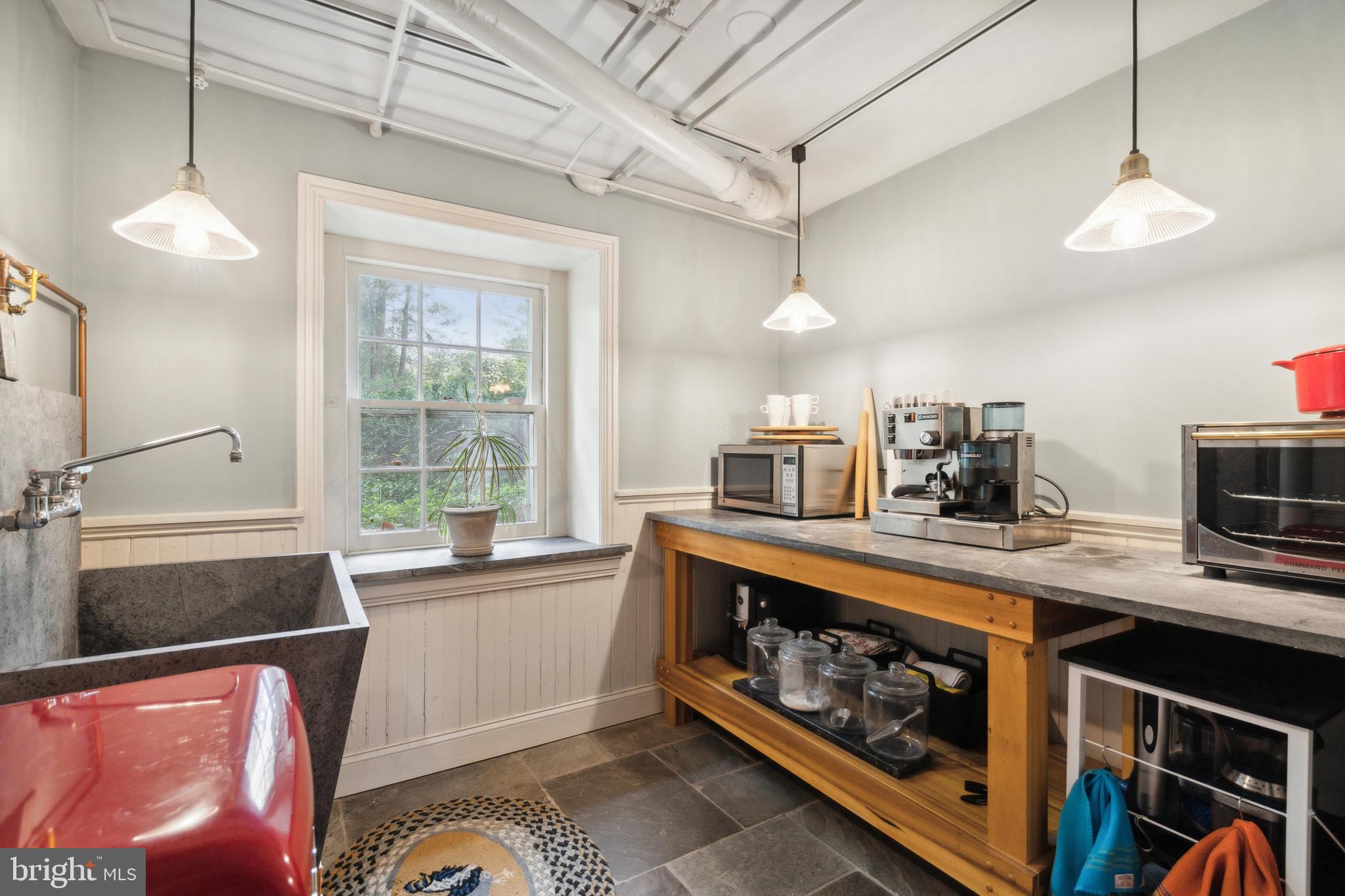 8410 PROSPECT AVENUE