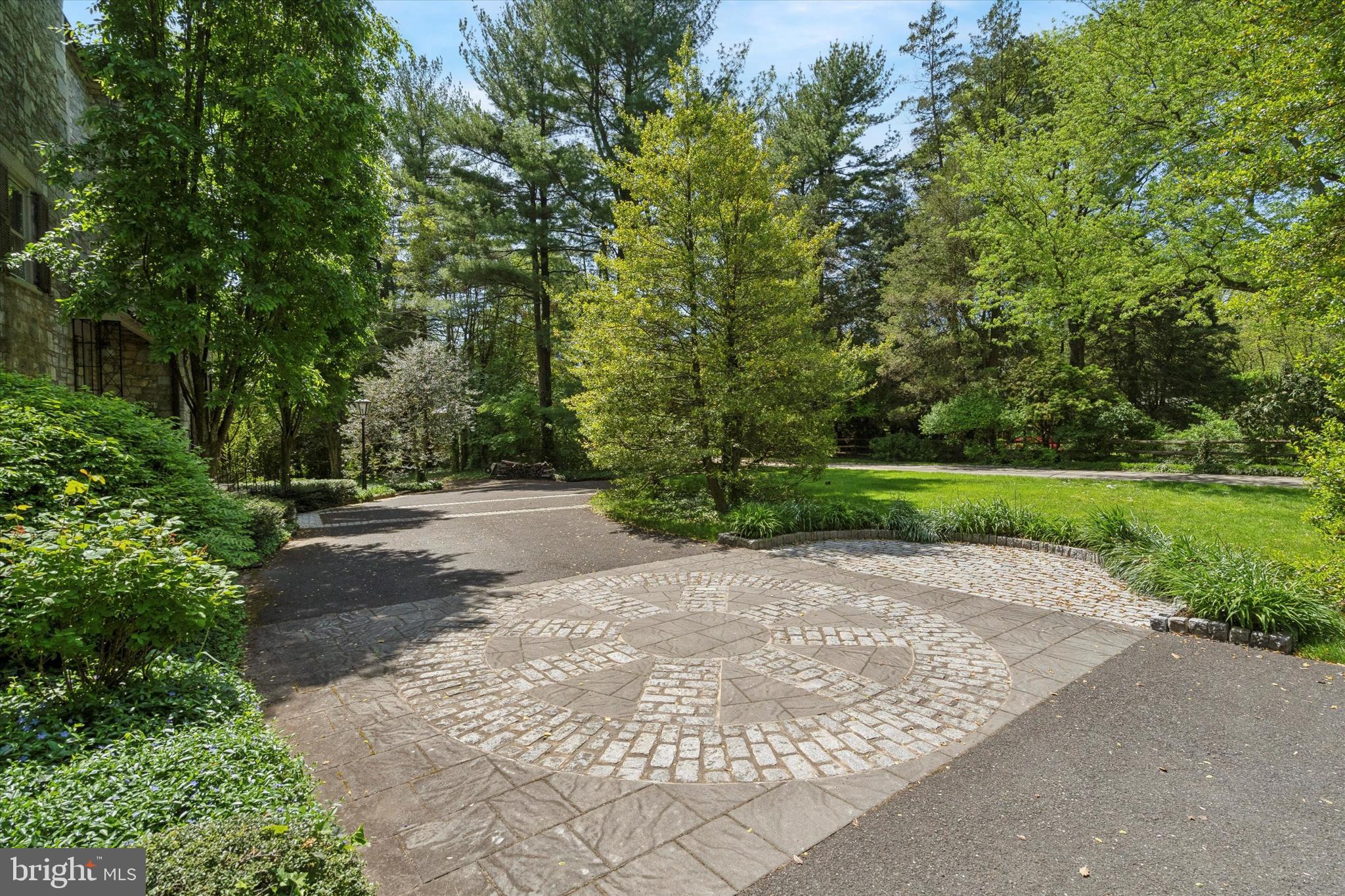 8410 PROSPECT AVENUE