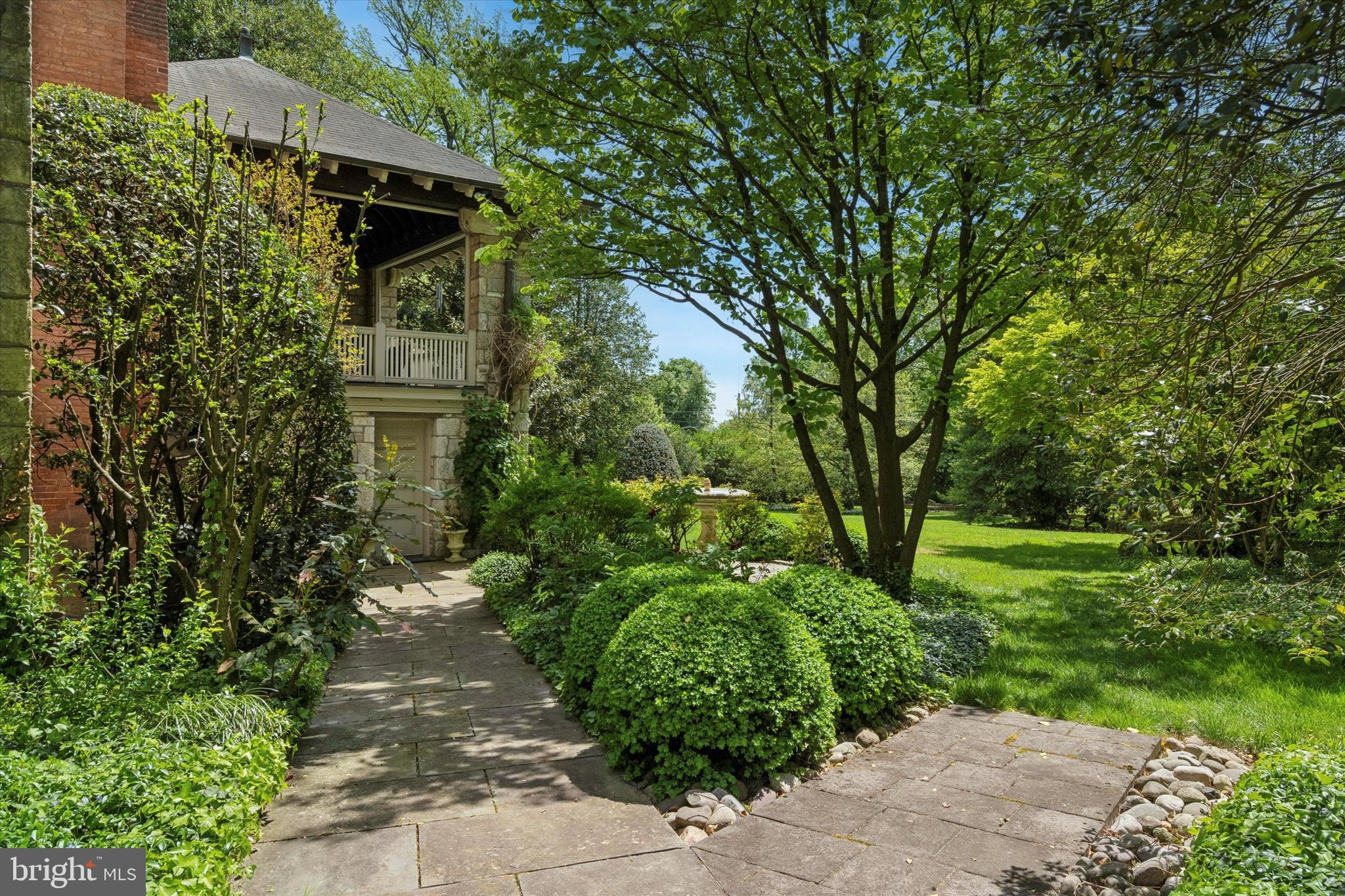 8410 PROSPECT AVENUE