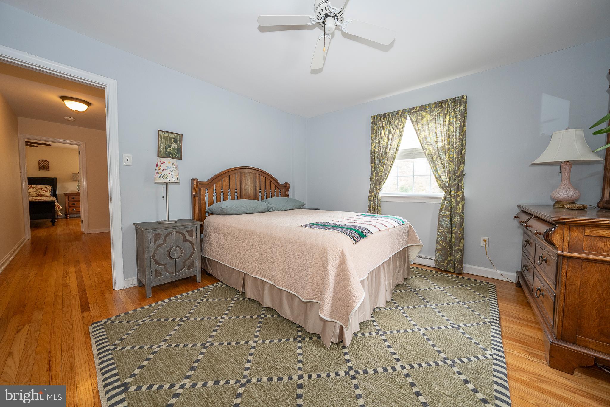 541 W MORELAND AVENUE