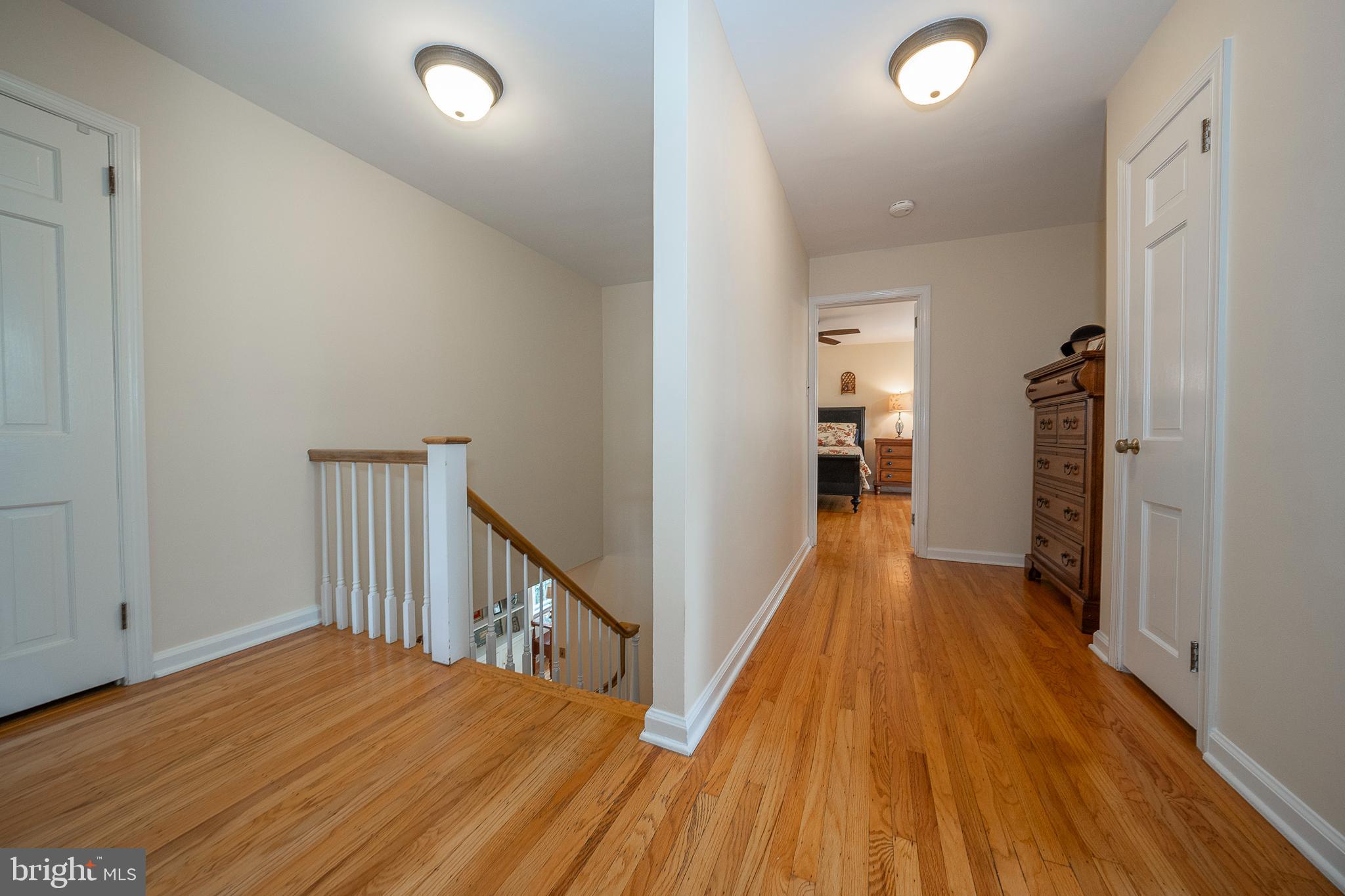 541 W MORELAND AVENUE