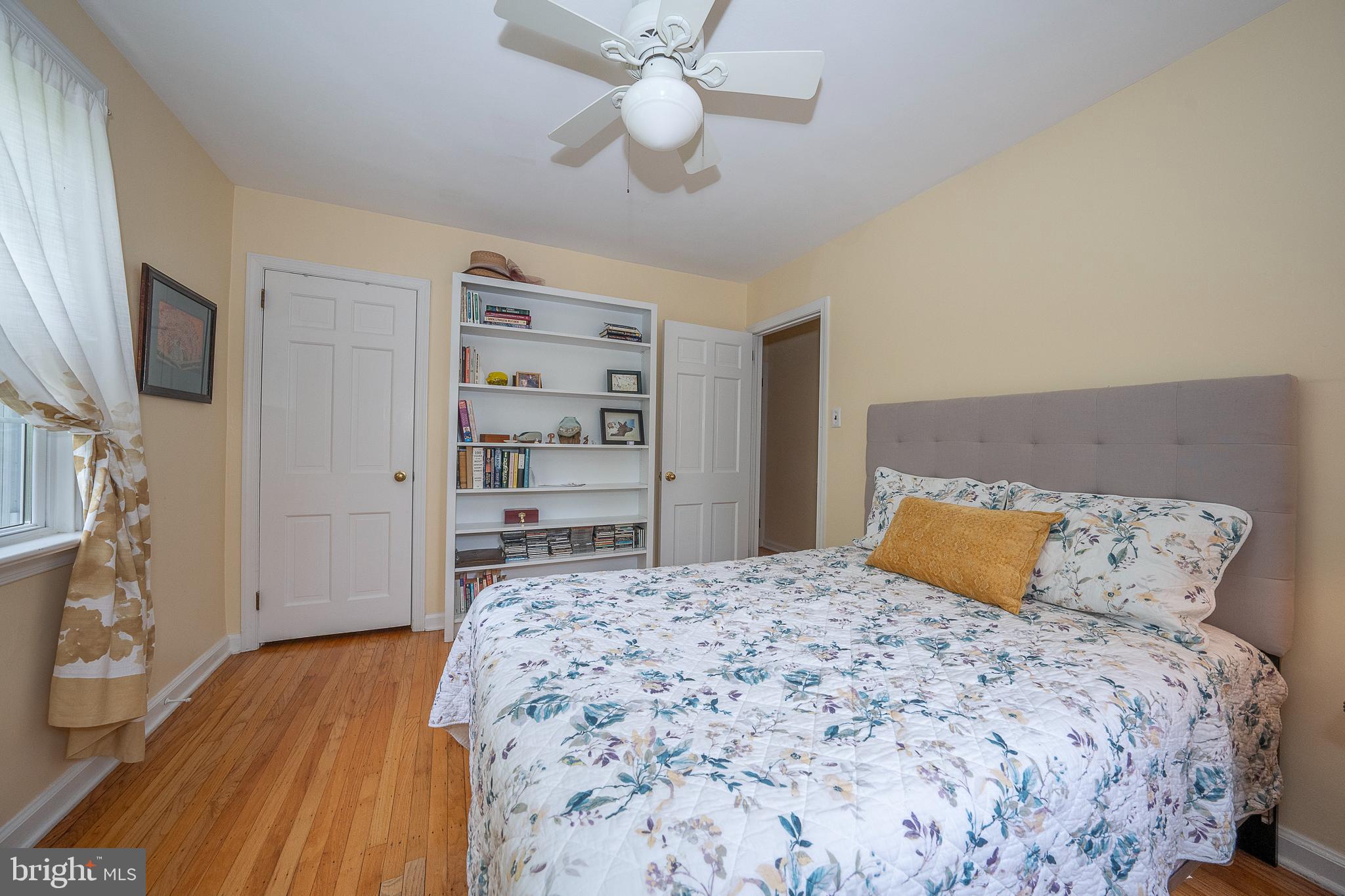 541 W MORELAND AVENUE