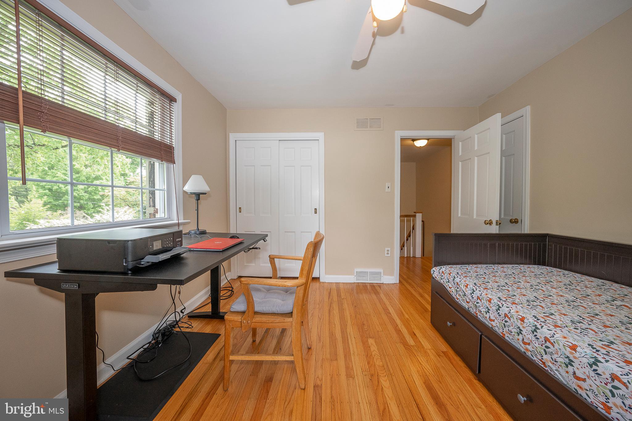 541 W MORELAND AVENUE