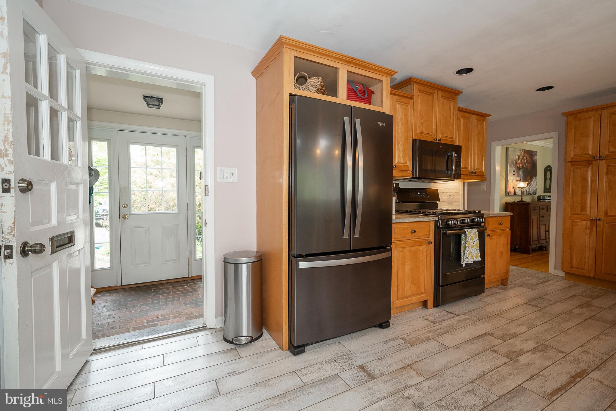 541 W MORELAND AVENUE