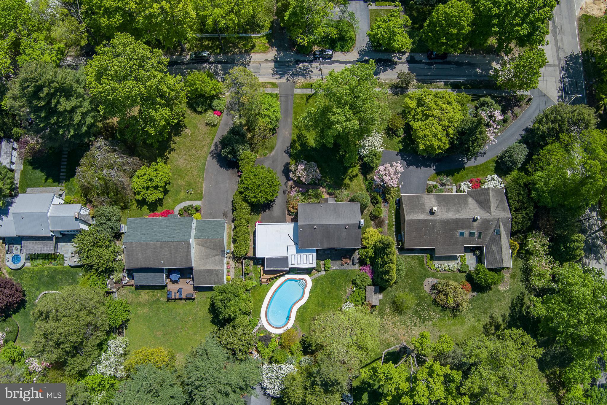 541 W MORELAND AVENUE