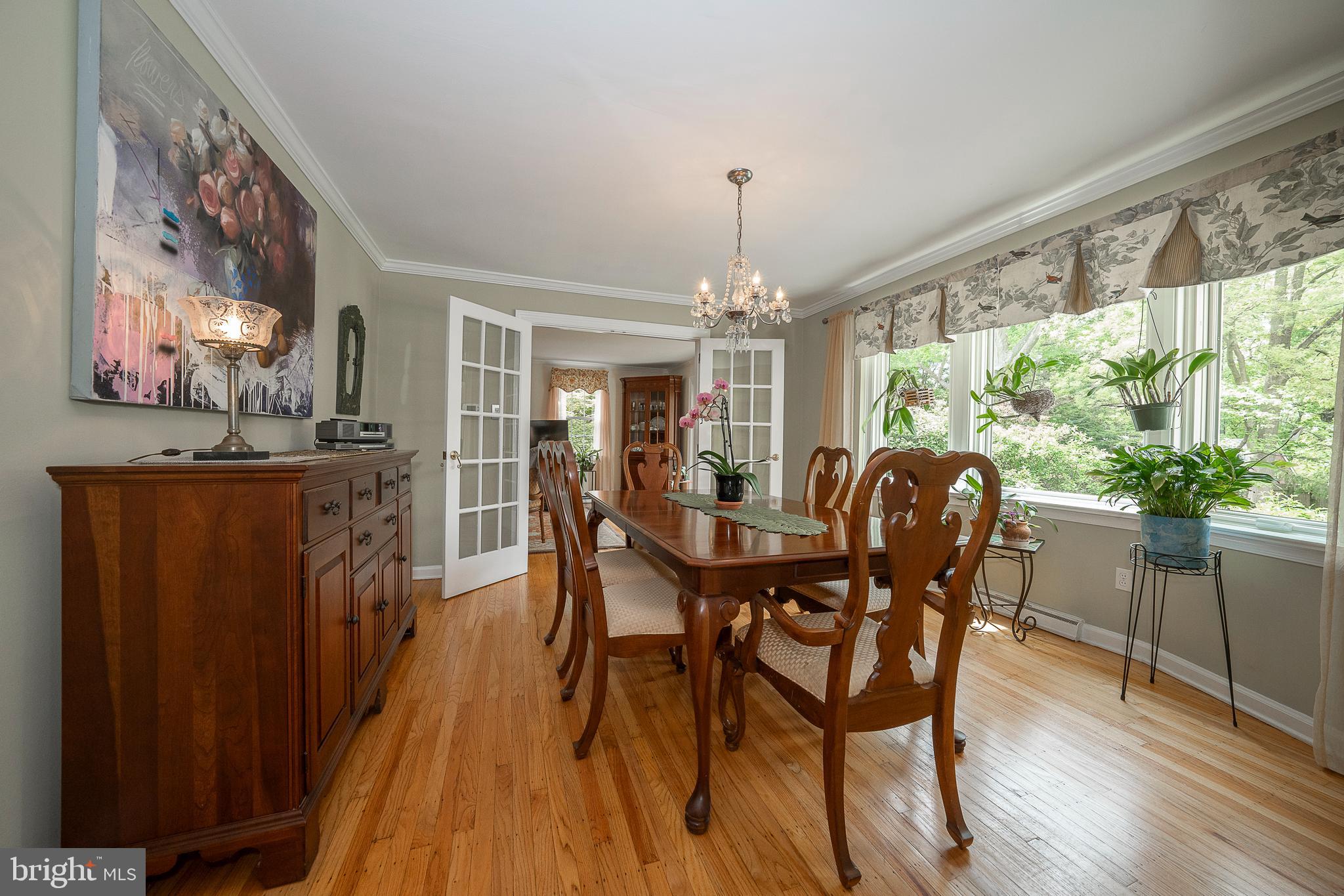 541 W MORELAND AVENUE