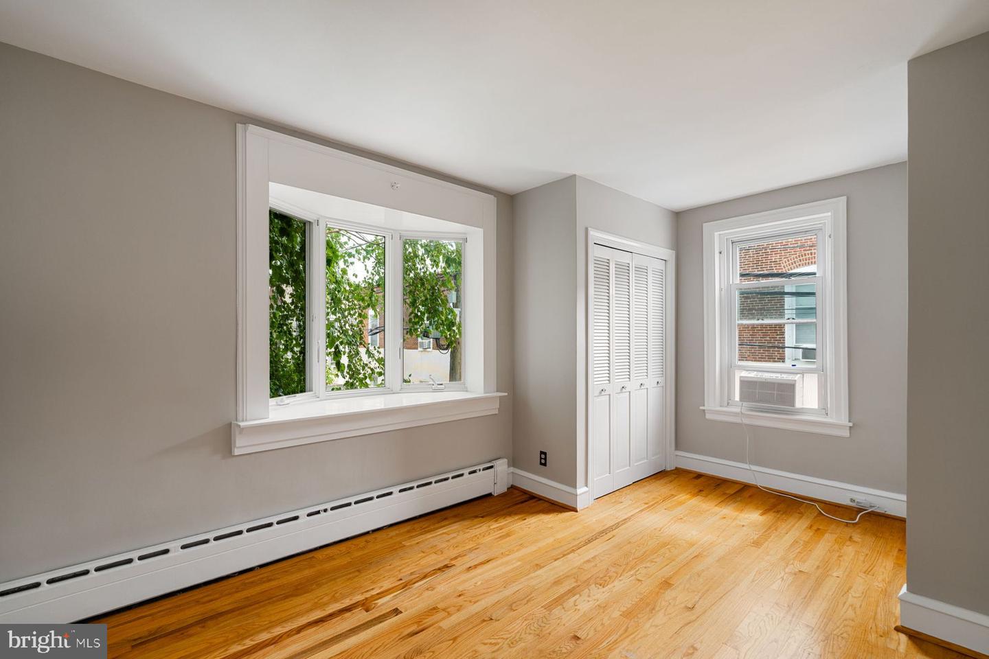 4577 Baker St