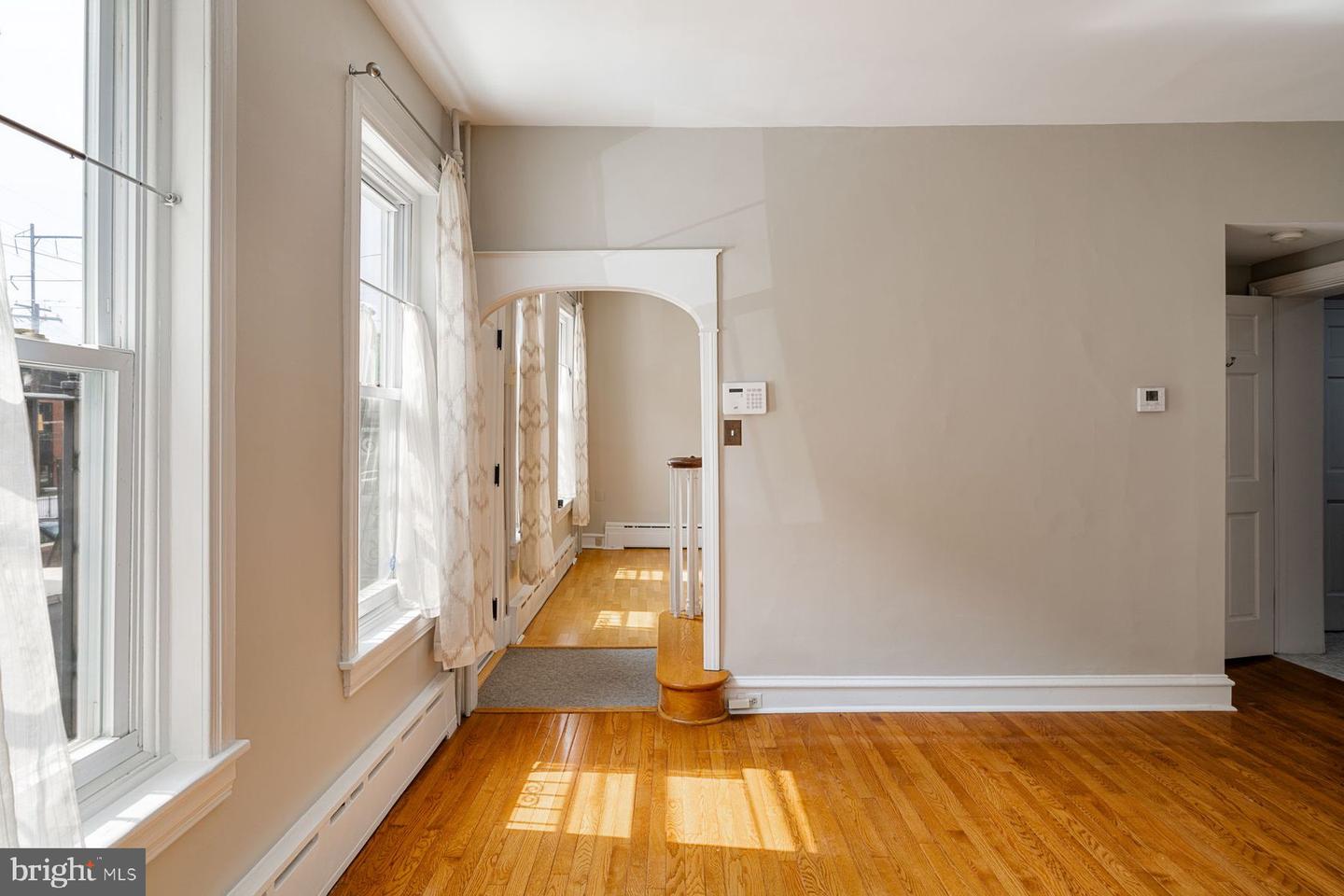4577 Baker St
